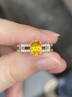 1.58ct Lab-Grown Vivid Yellow Sapphire Two-Tone Gold Ring - Image 2