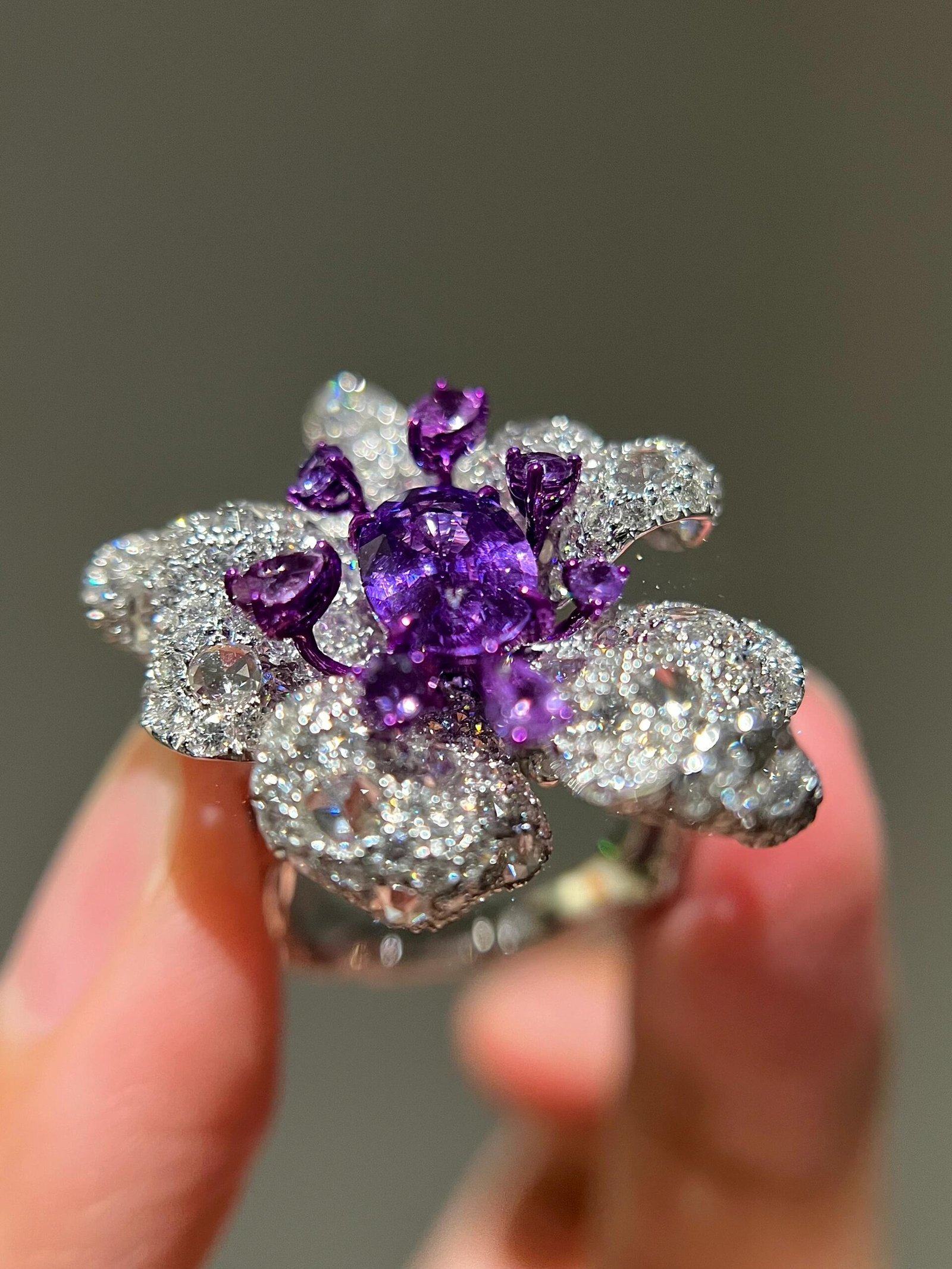 f63e163f02cf33c18a5aae1540fef552 3.00ct Lab-Grown Violet Sapphire Floral Statement Ring - Image 1