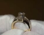 Emerald-cut lab-grown diamond ring - Image 3
