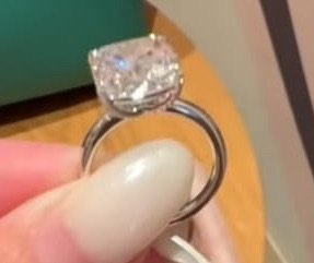 56512a12336d4f05f25db611c2667c99 Cushion cut lab grown diamond ring - Image 1