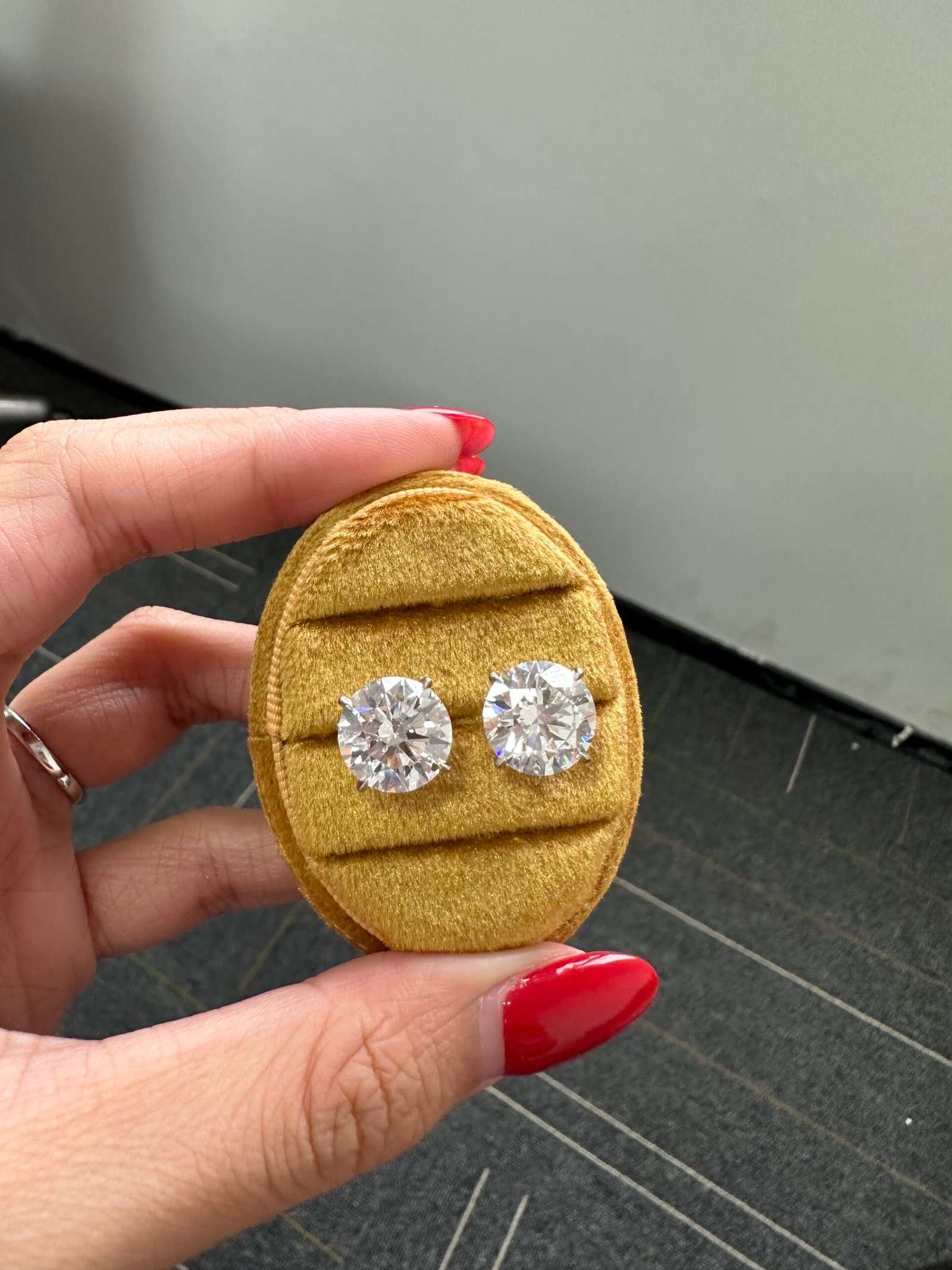 d8411f826f5a018ba70a4802f0645a7d Lab-Grown Diamond Earrings - Image 1