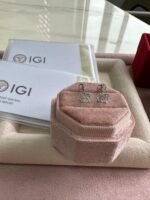 Lab-grown diamond rings and earrings - Image 2