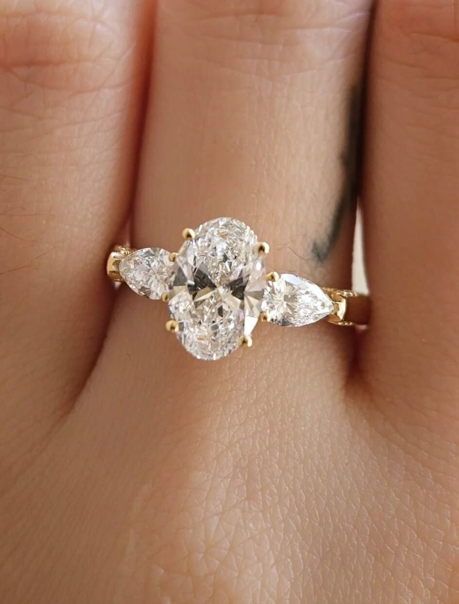 8d0a89d5112454e20855edc10d1c3613 lab grown diamond ring - Image 1