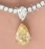 Labor-grown diamond pendant