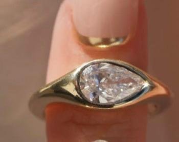 5b99f9f2-bb11-4b0e-9e39-b9a72494fc9d Lab-grown ruby ring - Image 1